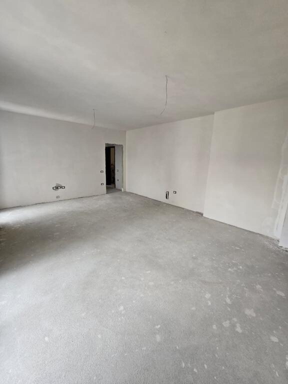 🏡 Vendesi in vendita Appartamento 3+1+2 – Via Jordan Misja