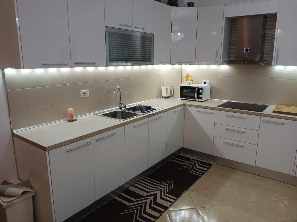 APARTAMENT ME QERA 2+1 FRESK 520 EURO