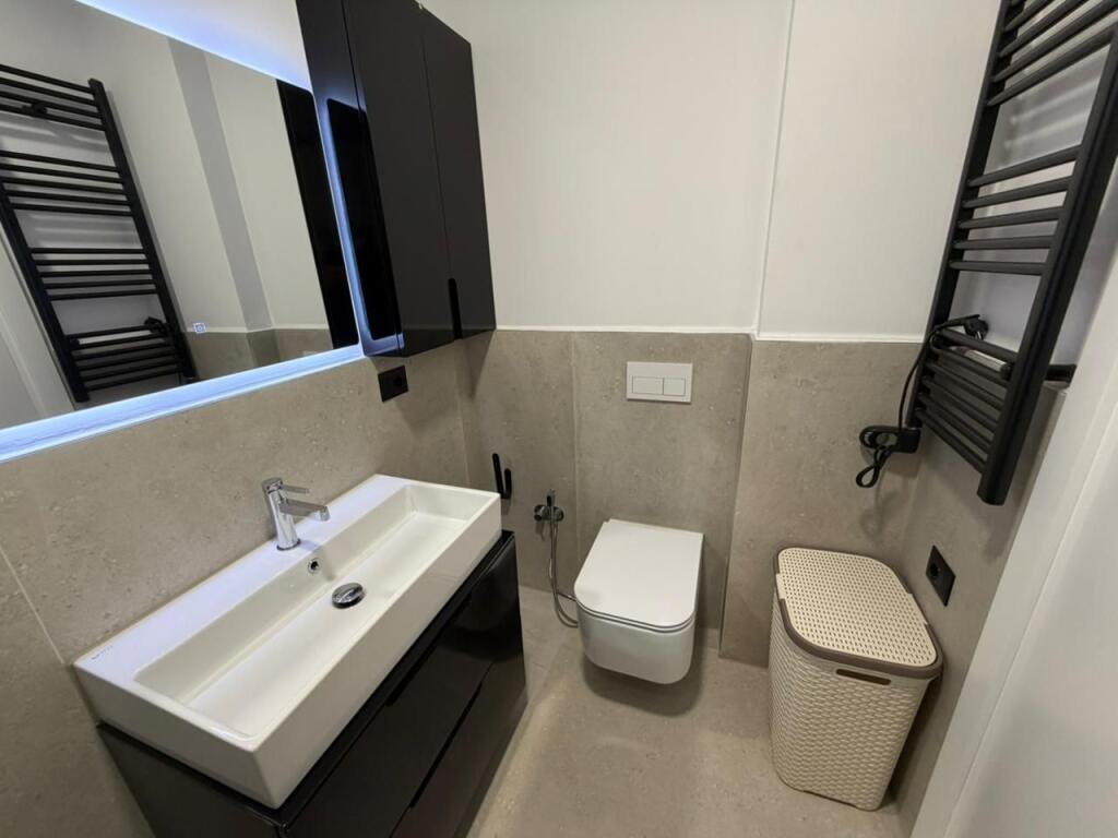 2+1 apartment for rent at Montesori Schl/Dry Lake.