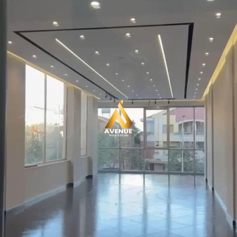 Jepet me Qira Ambient Biznesi – Bulevardi Blu, pranë qendrës së Kamzës.    