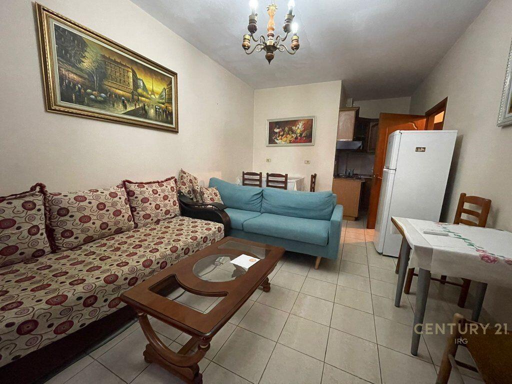 Komuna e Parisit, Apartament 1+1 !
