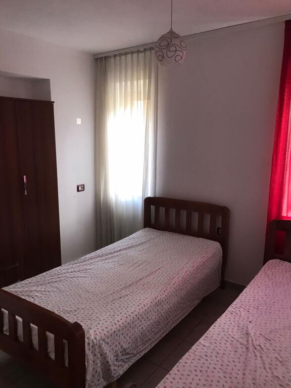 Jepet Me Qera Apartament 2+1+1 Ballkon