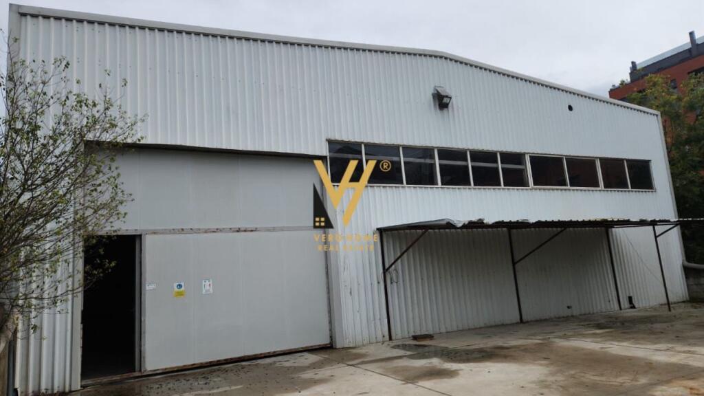 JEPET KAPANON 600 M2 ME QERA NE KAMEZ 2.300 EURO