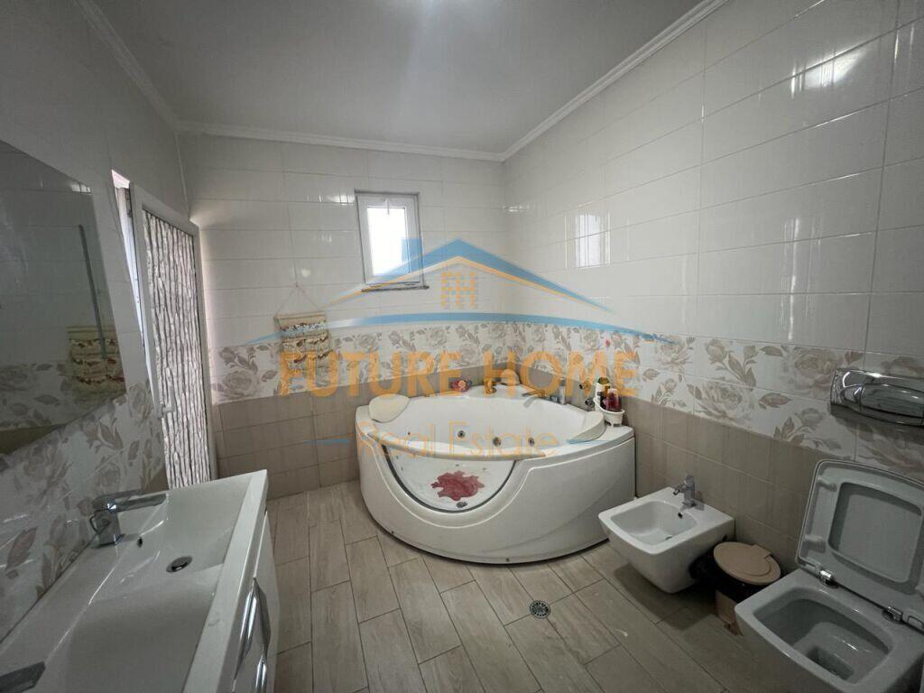 Penthouse  2+1+2 me qera, Selvia