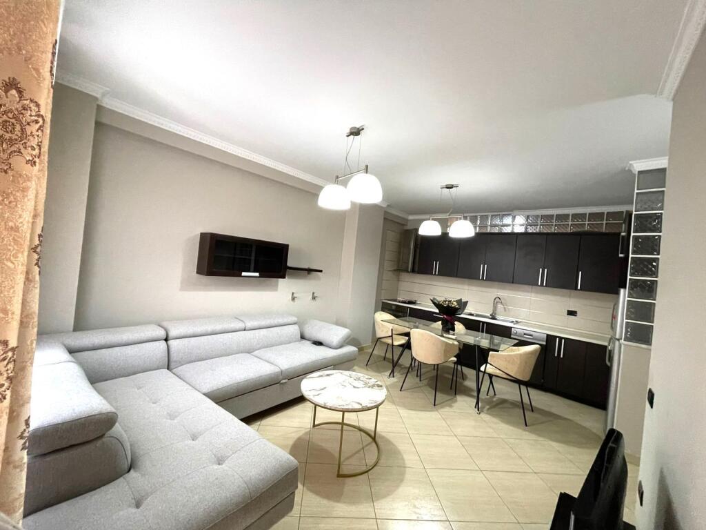 🏡 JEPET ME QERA APATAMENTI 2+1 NË ASTIR 📍 Vendndodhja: Pranë Bar Artistit, Astir