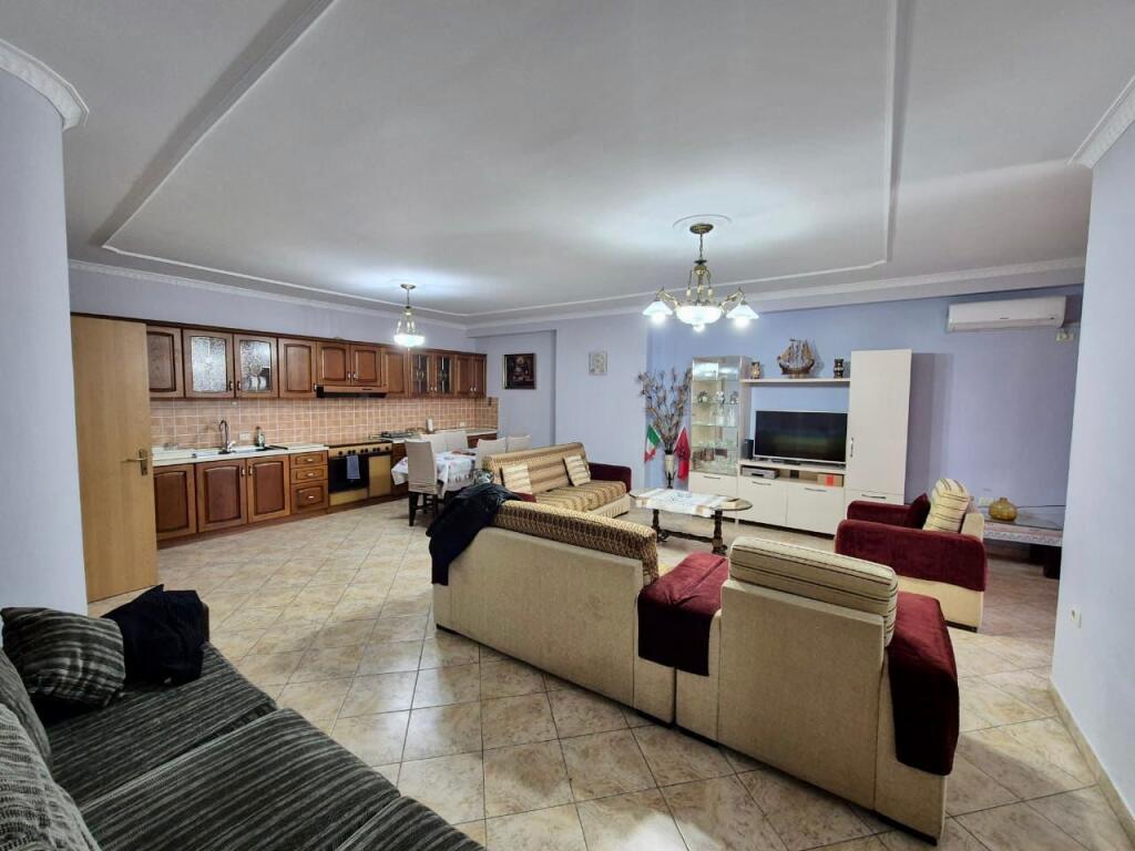 📣 QERA Apartament 2+1 Me 2 Tualete 📍 21-Dhjetori, Prane Market Joenes ✨