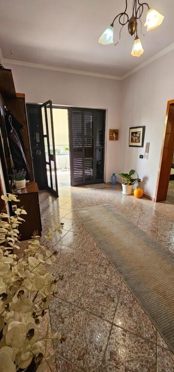 🏡 SHITET SHTËPI PRIVATE 2-KATËSHE – QENDER SHIJAK✔