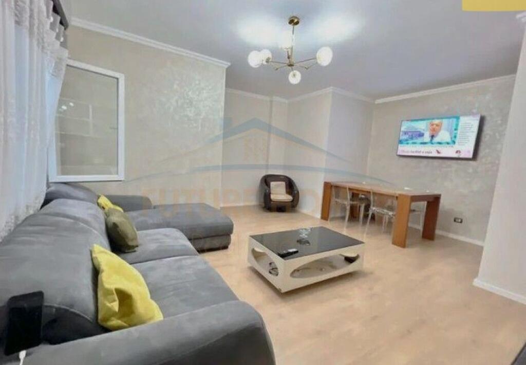 Shitet, Apartament 2+1, 21 Dhjetori