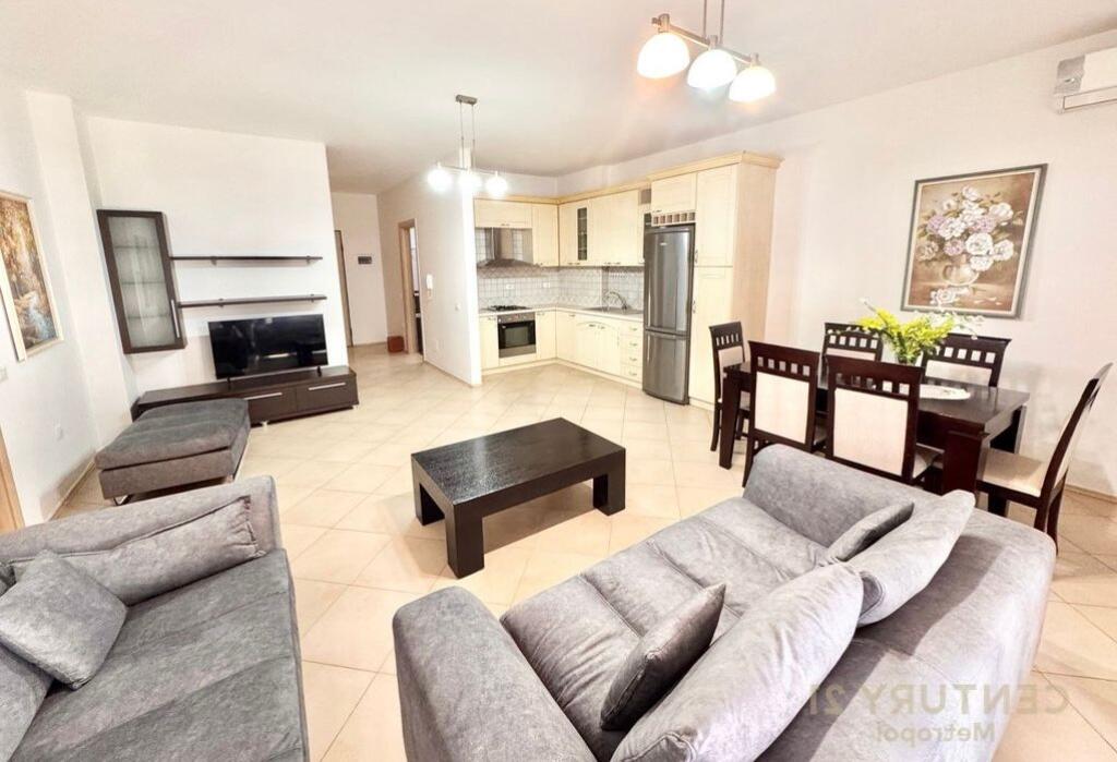 Apartament 2+1+2 me qira tek Kopshti Zoologjik