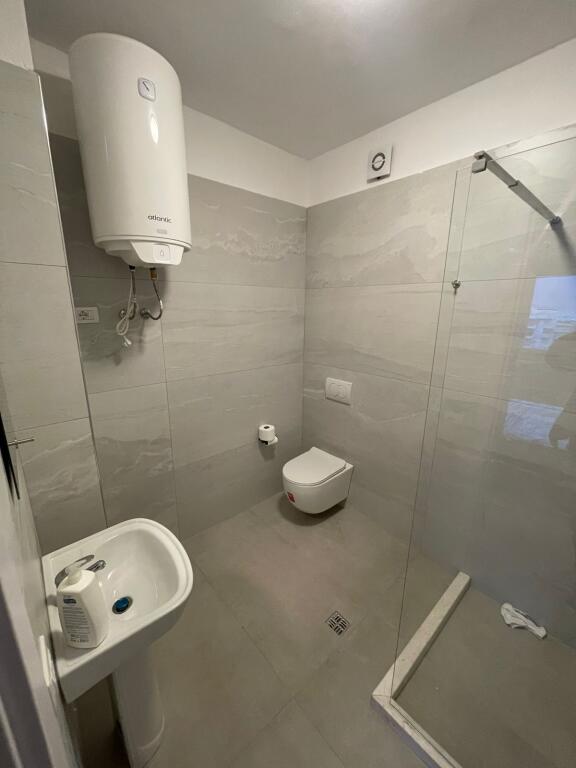 🏡 APARTAMENT ME QERA 2+1+2 ME PAK PAMJE DETI MBRAPA ZYRES GOLD KEY PLAZH DURRES