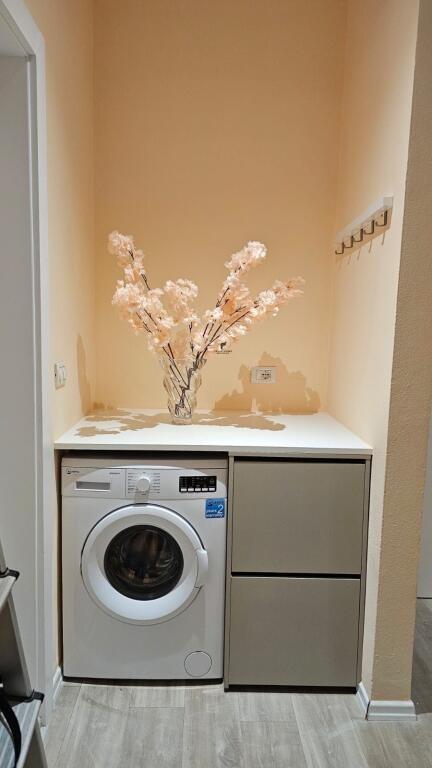 APARTAMENT 1+1 DHE GARSIONERE ME QERA BULEVARDI RI 150.000 LEKE