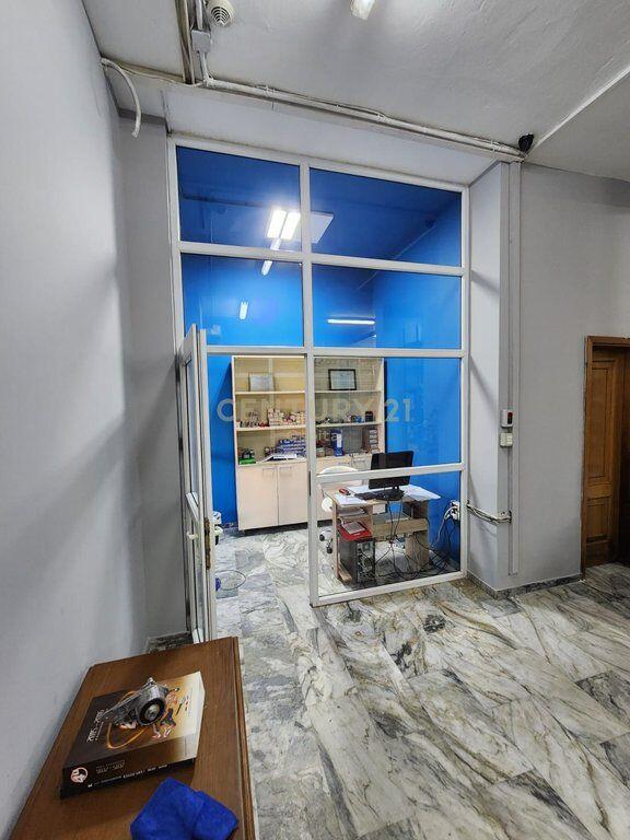 Locale commerciale in vendita, sulla Strada Principale Dritan Hoxha, Laprakë - 187 m²