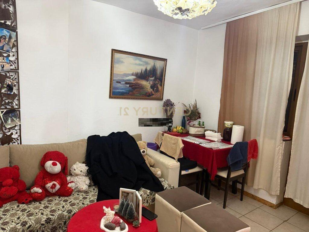 Shitet Apartament 1+1 te Mine Peza