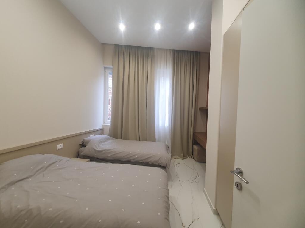 Apartament 2+1 me qira tek Donika Center