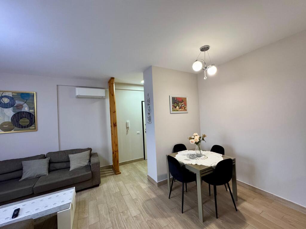 super apartament me qira tek 21 dhjetori