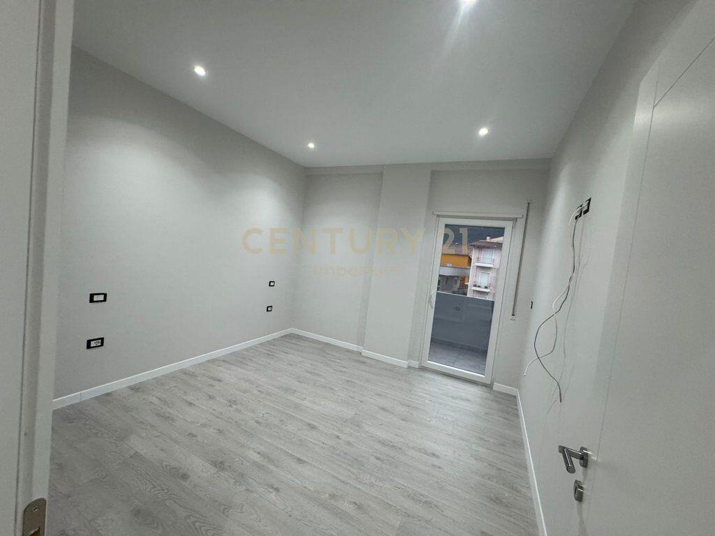 Jepet Apartament 1+1 me Verandë – Kodra e Priftit 350 € /Muaj
