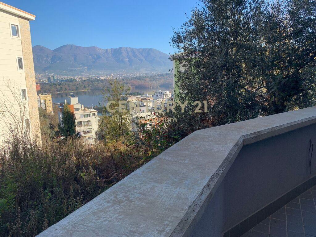 Offriamo Duplex in vendita vicino al Giardino Botanico Zoologico! 250.000 €