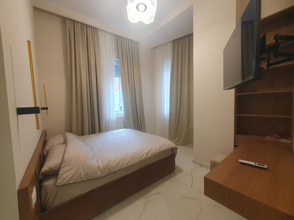 Apartament 2+1 me qira tek Donika Center