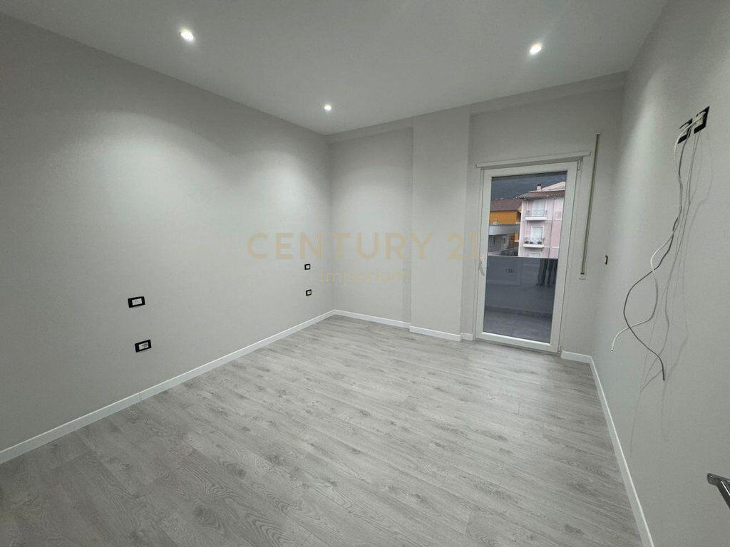 Apartament 2+1 me Verandë &amp; Post Parkimi – Kati 4, Kodra e Priftit