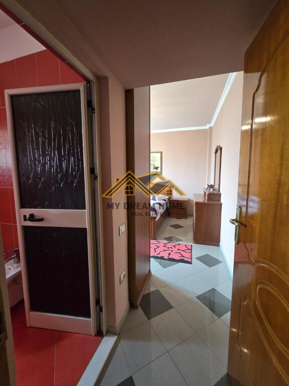 SHITET APARTAMENT 3+1+2 TE MARKATA, DURRES!!