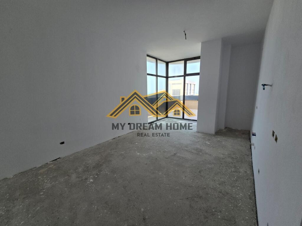 Apartament 2+1+2+Verand per Shitje ne Vollga,Durres Pamje e Plote nga Deti