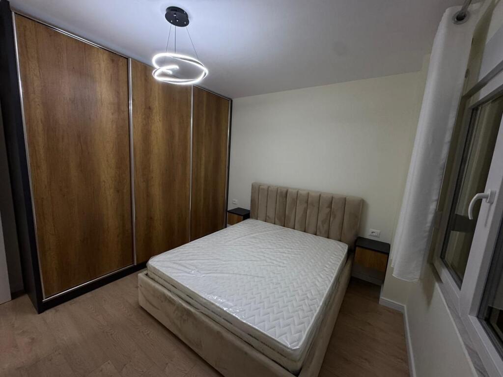 APARTAMENT 2+1 ME QERA TEK KOMUNA E PARISIT