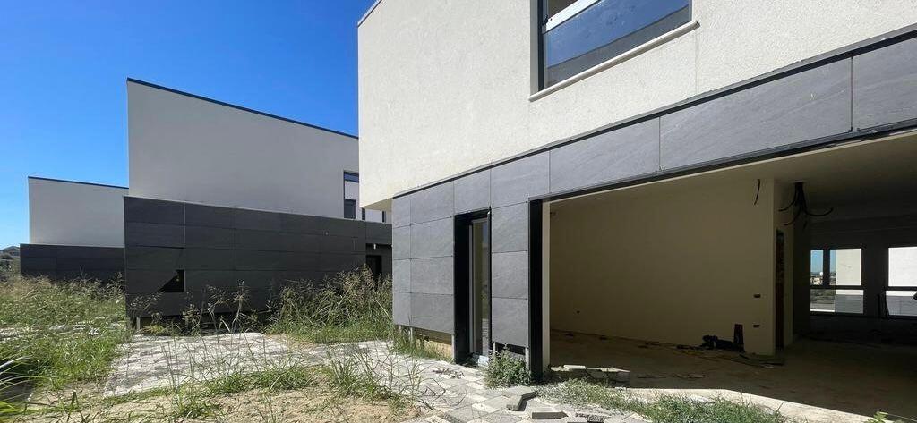 VILLA FOR SALE IN THE FARKA LAKE