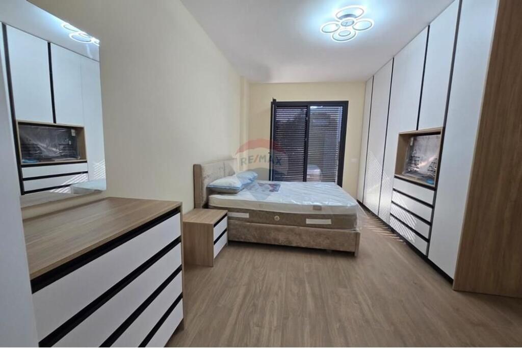 2+1+parkim , Liqeni i thatë