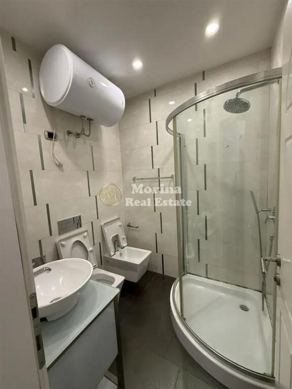 Qera, Apartament, 3+1+2+2 ballkone, Kopeshti Zoologjik 900 euro/muaj