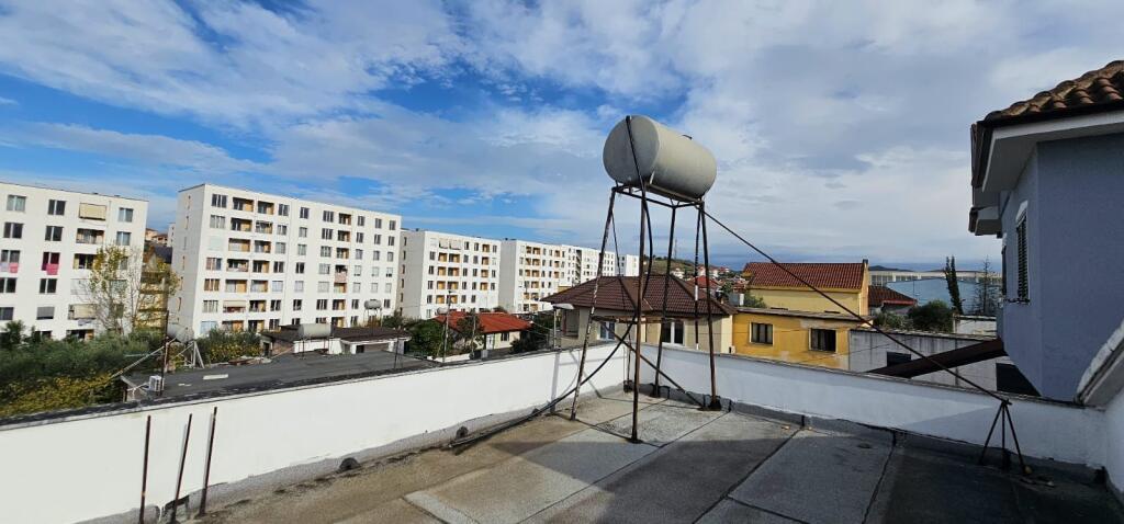 🏡 SHITET SHTËPI PRIVATE 2-KATËSHE – QENDER SHIJAK✔