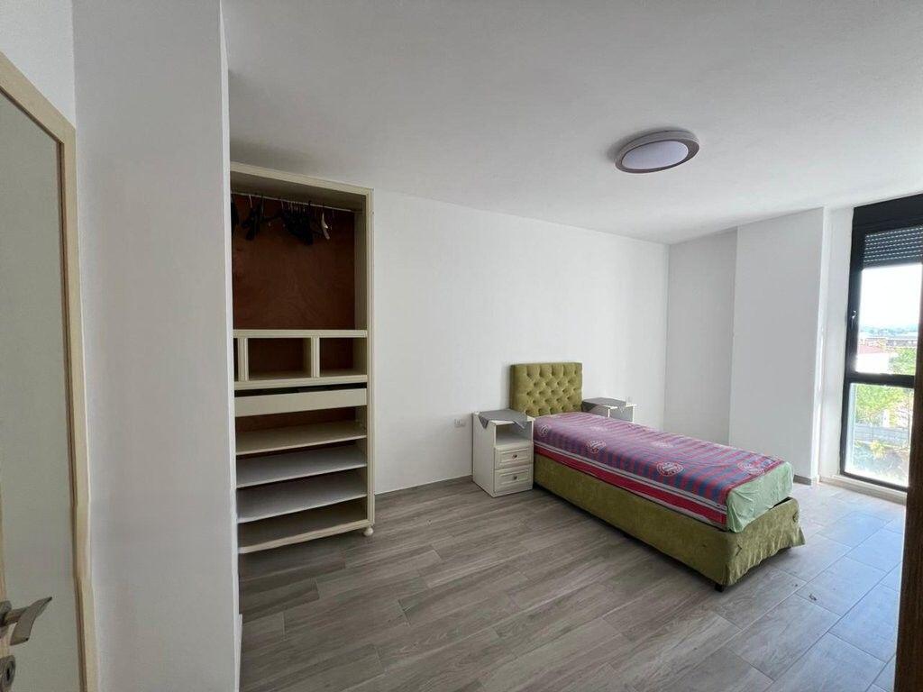 Apartament 1+1 ne rrugen 5 Maji per qira! 350 € /Muaj