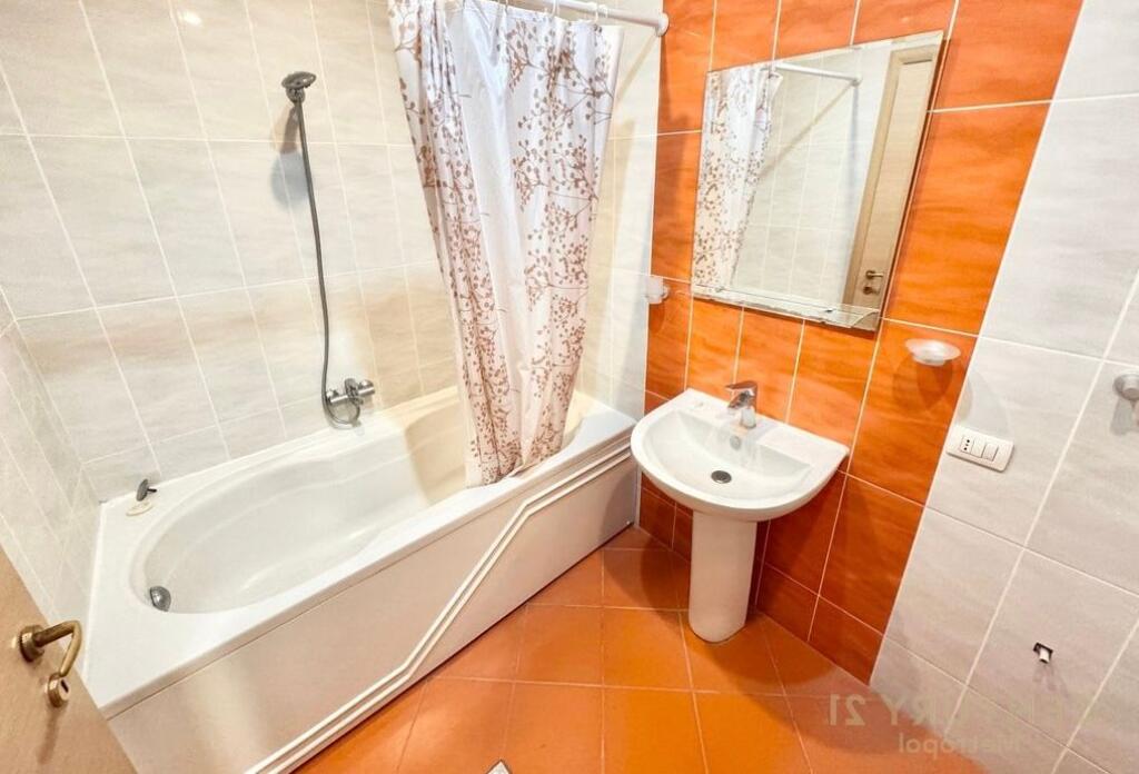 Apartament 2+1+2 me qira tek Kopshti Zoologjik