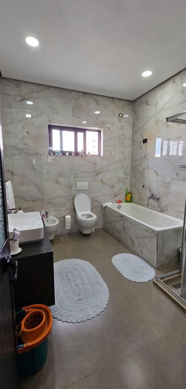 🏡 SHITET SHTËPI PRIVATE 2-KATËSHE – QENDER SHIJAK✔