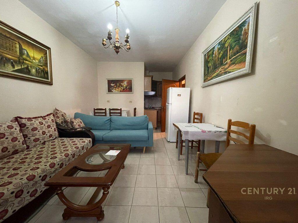 Komuna e Parisit, Apartament 1+1 !