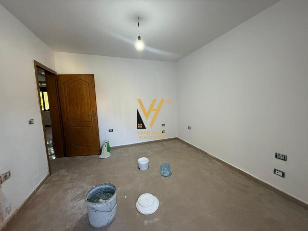 JEPET AMBIENT BIZNESI 70 M2 ME QERA NE VASIL SHANTO 50.000 LEKE