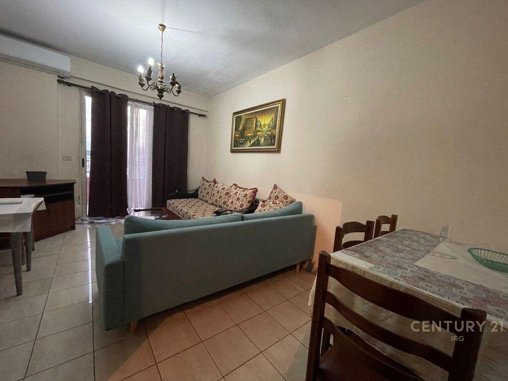 Komuna e Parisit, Apartament 1+1 !