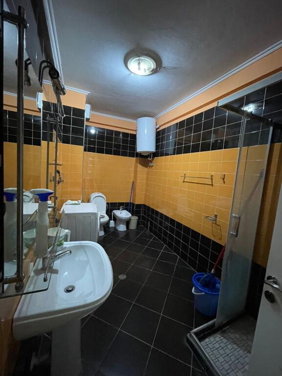 🏡 JEPET ME QERA APATAMENTI 2+1 NË ASTIR 📍 Vendndodhja: Pranë Bar Artistit, Astir