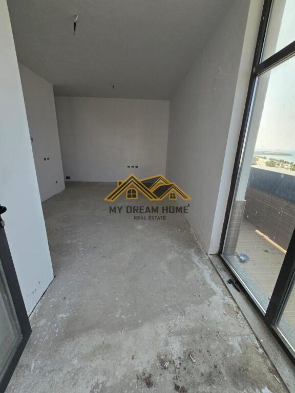 Apartament 2+1+2+Verand per Shitje ne Vollga,Durres Pamje e Plote nga Deti