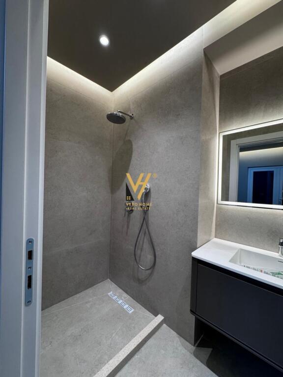 SHITET APARTAMENT 2+1+2+BLK TE KOMUNA PARISIT 275.000 EURO