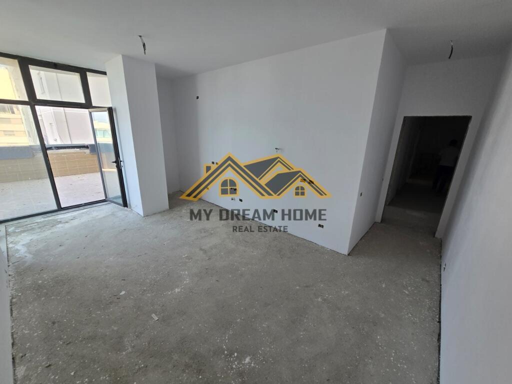 Apartament 2+1+2+Verand per Shitje ne Vollga,Durres Pamje e Plote nga Deti