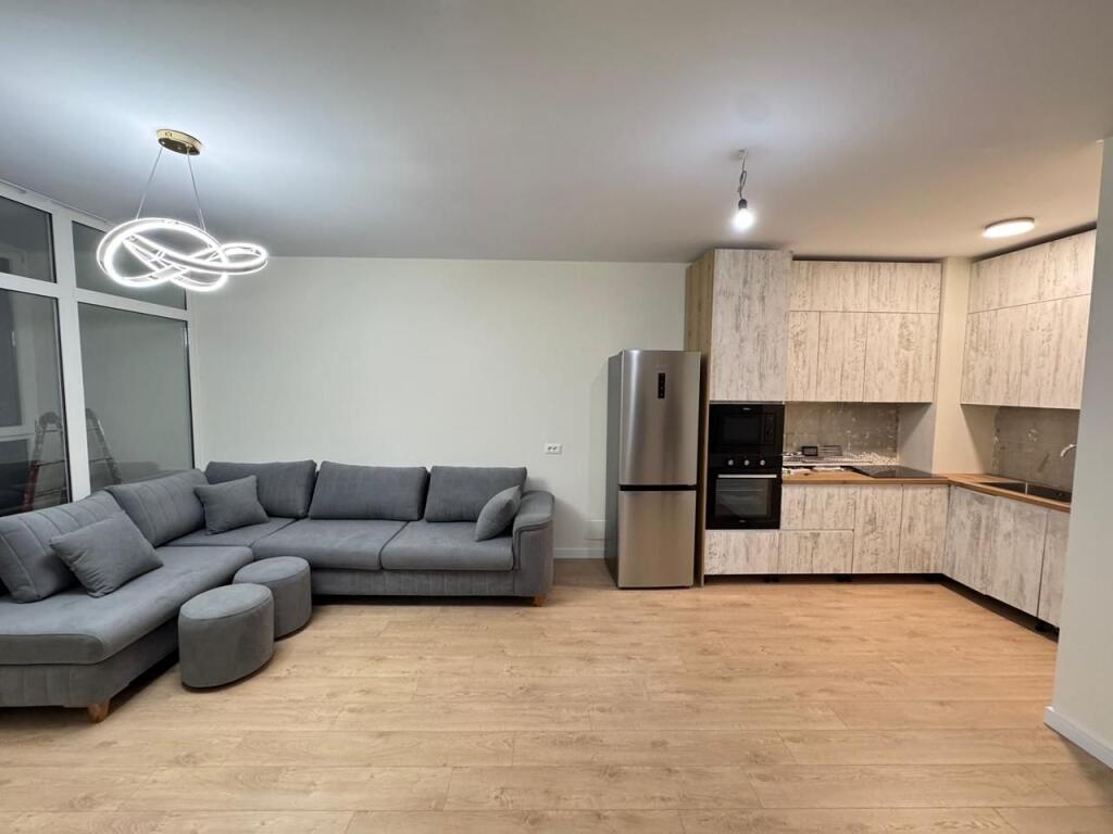 APARTAMENT 2+1 ME QERA TEK KOMUNA E PARISIT