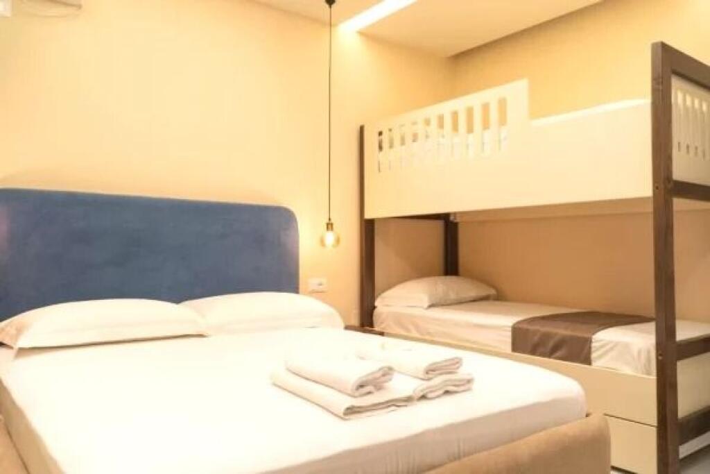 🌇Apartament 3+1 per Shitje me Pamje nga Deti në Sarandë!