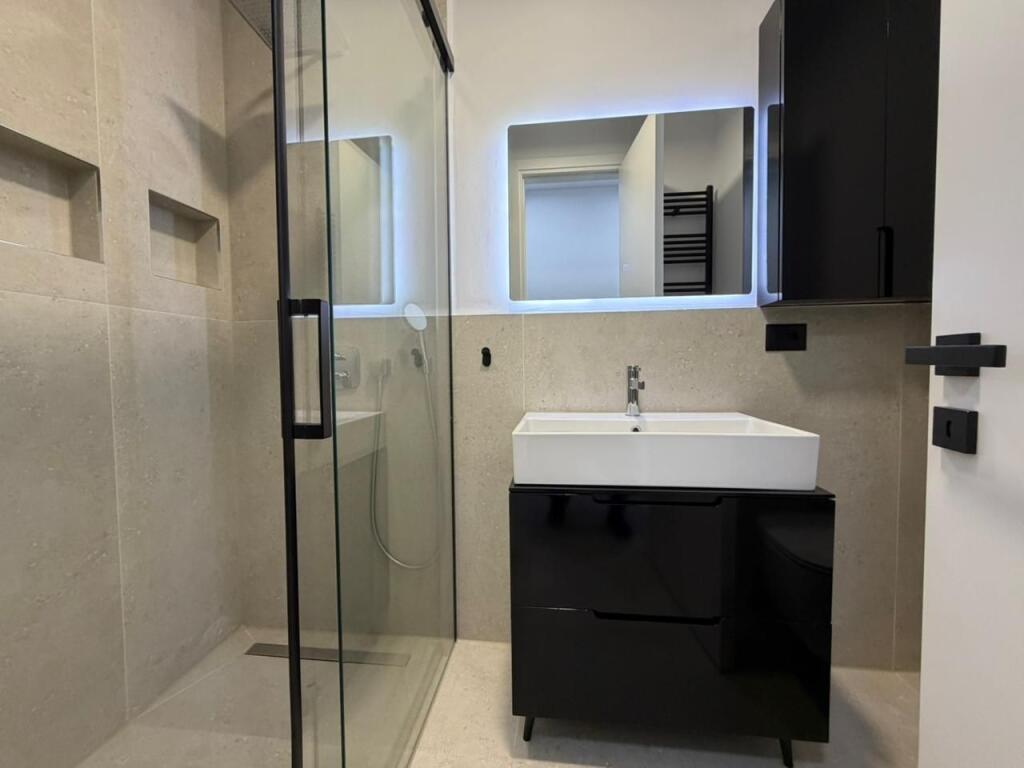 2+1 apartment for rent at Montesori Schl/Dry Lake.