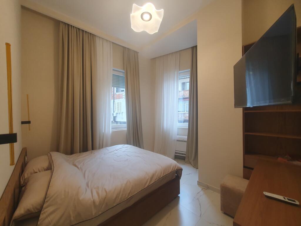 Apartament 2+1 me qira tek Donika Center