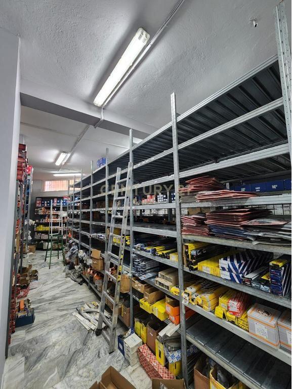 Ambjent biznesi për qera, në Rrugën Kryesore Dritan Hoxha, Laprakë - 187 m²