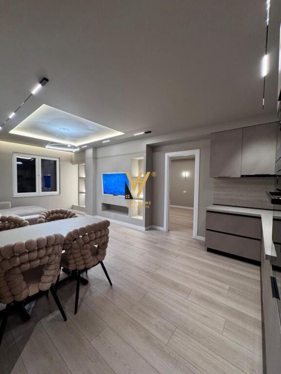 SHITET APARTAMENT 2+1+2+BLK TE KOMUNA PARISIT 275.000 EURO