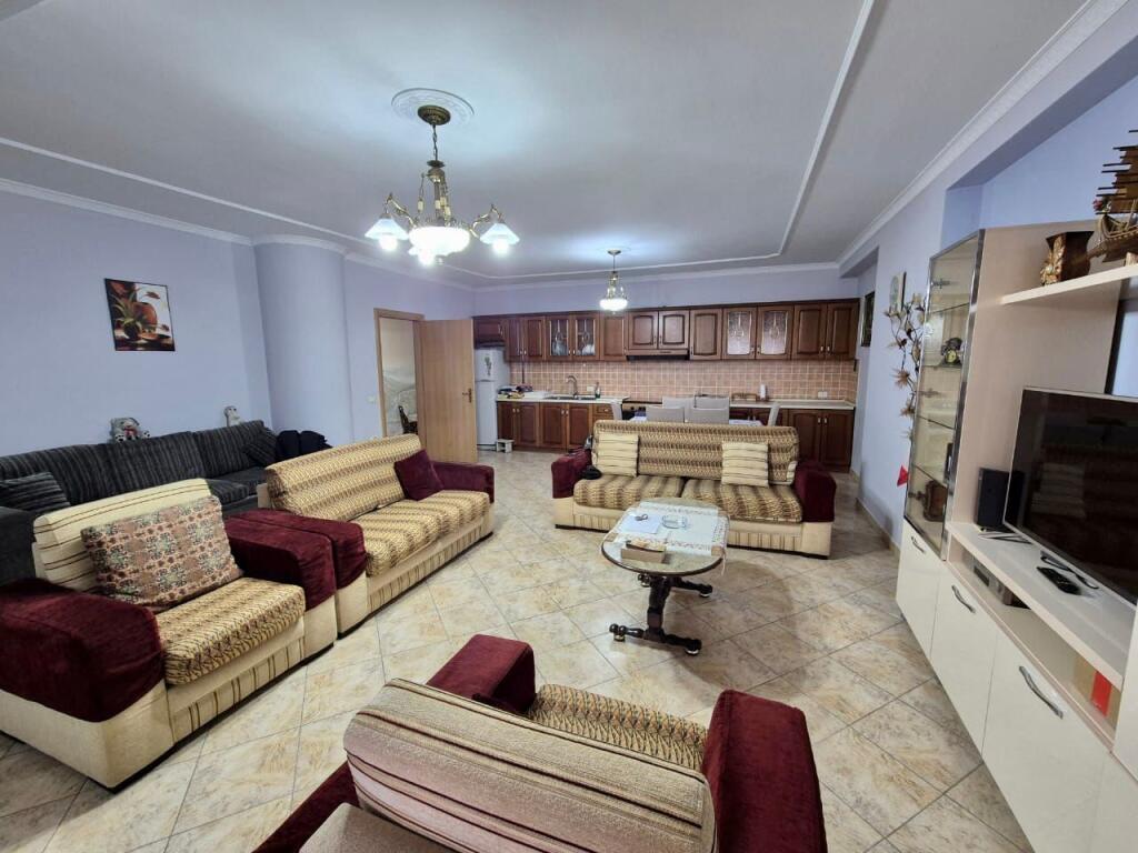 📣 QERA Apartament 2+1 Me 2 Tualete 📍 21-Dhjetori, Prane Market Joenes ✨