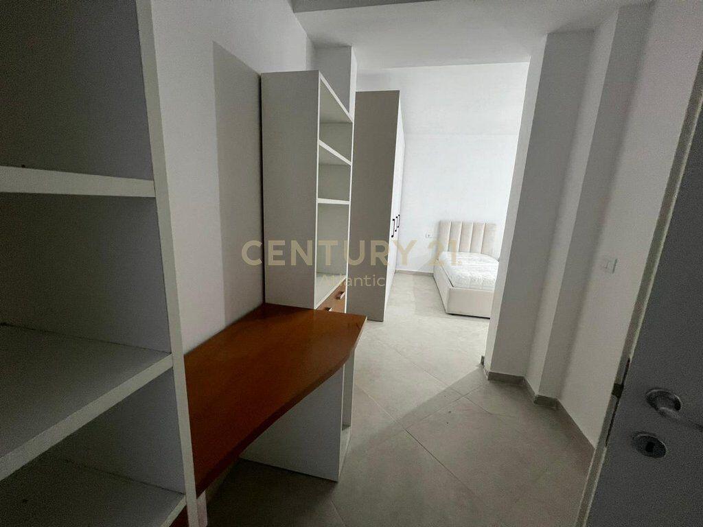 JEPET ME QERA APARTAMENT 2+1+2 ISH RAJONI NE DURRES !