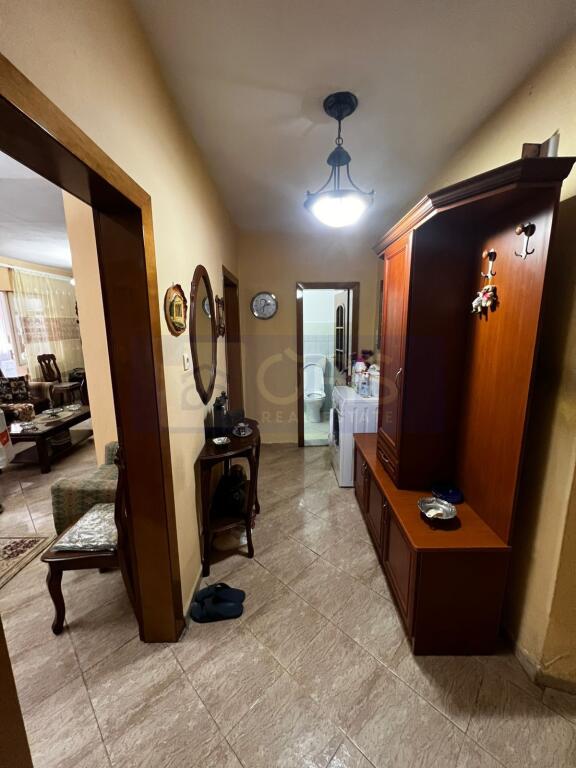 Si affitta appartamento 1+1 in Via dei Kosovari.