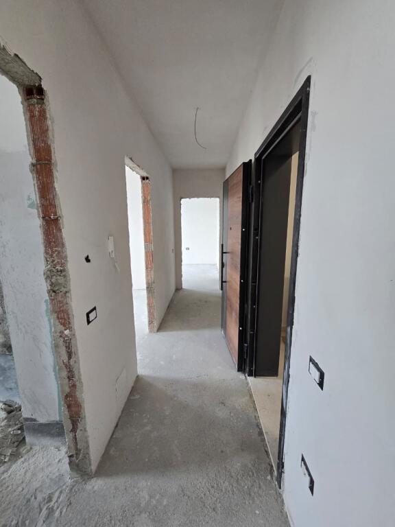 🏡 Vendesi in vendita Appartamento 3+1+2 – Via Jordan Misja